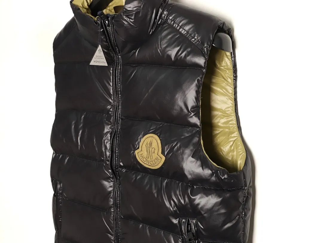 Moncler 蒙口 黑绿羽绒马甲