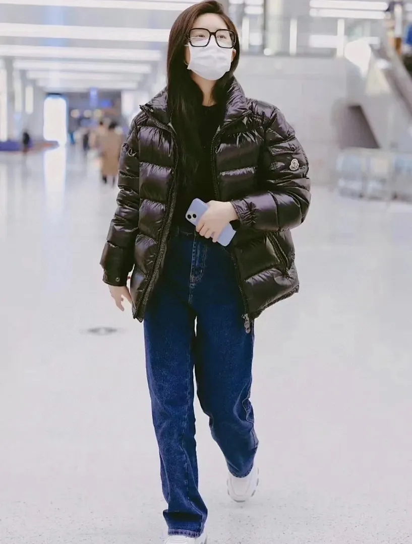 Moncler 蒙口 MAYA玛雅/陈奕迅同款/短款羽绒服