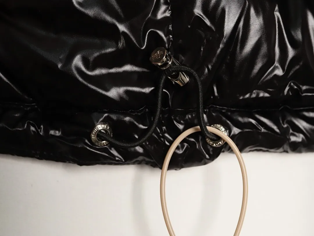 Moncler 蒙口 彩虹织带拉链连帽羽绒马甲