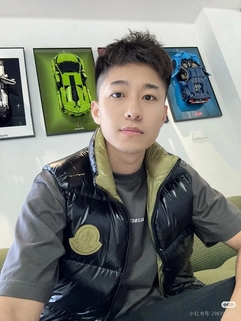 Moncler 蒙口 黑绿羽绒马甲