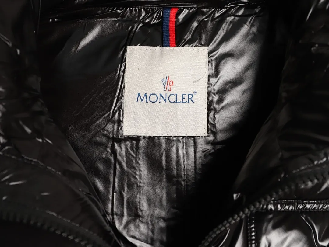 Moncler 蒙口 彩虹织带拉链连帽羽绒马甲