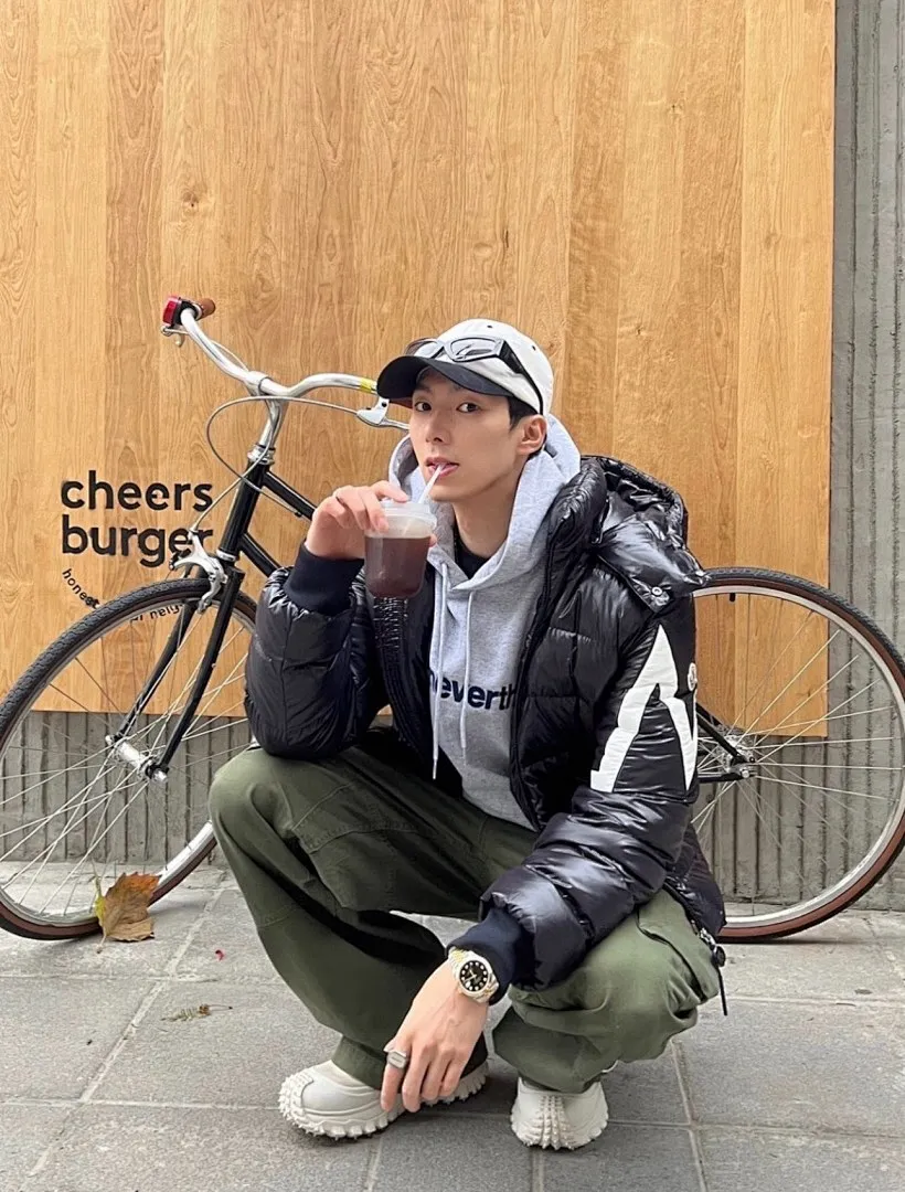 Moncler蒙口FW22corydale双峰款条纹连帽(帽子可拆卸)王一博同款羽绒服