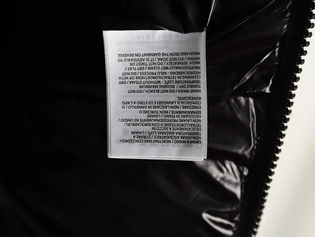 Moncler 蒙口 彩虹织带拉链连帽羽绒马甲