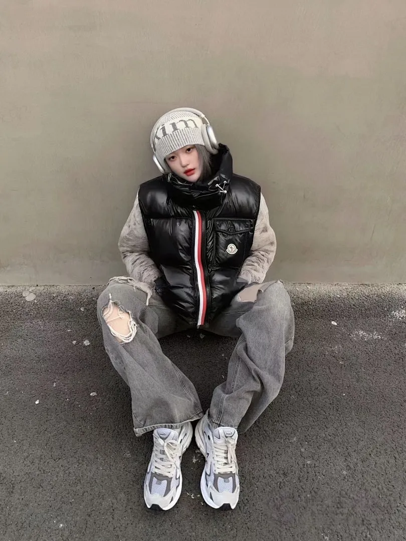 Moncler 蒙口 彩虹织带拉链连帽羽绒马甲