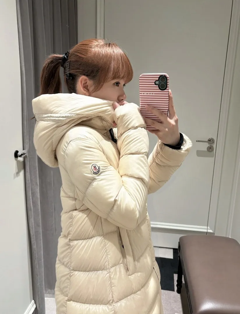 Moncler/蒙口 Baby娃娃款女士中长款连帽羽绒服
