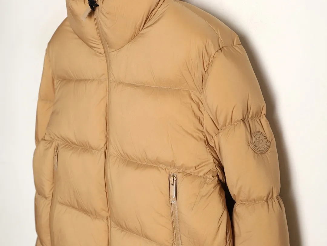 Moncler/蒙口 立领纯色双拉链羽绒服