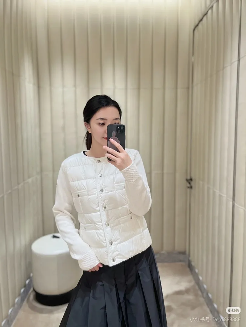 Moncler 蒙口 多纽扣针织拼接羽绒外套