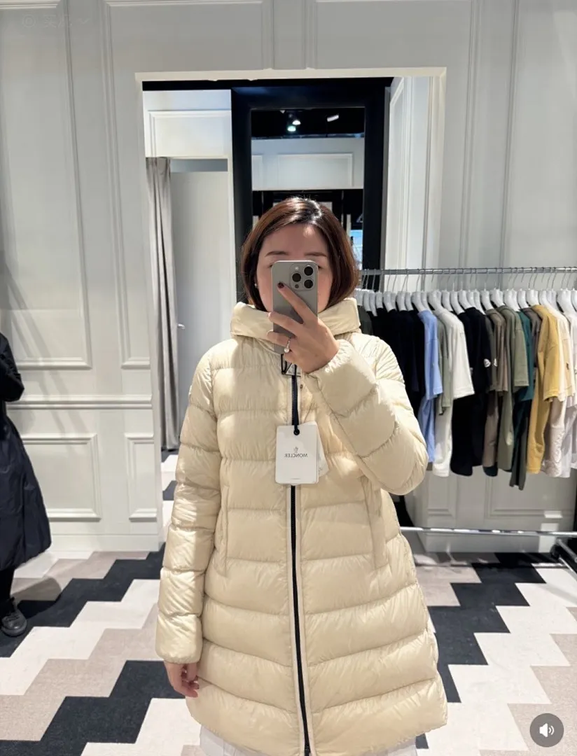 Moncler/蒙口 Baby娃娃款女士中长款连帽羽绒服