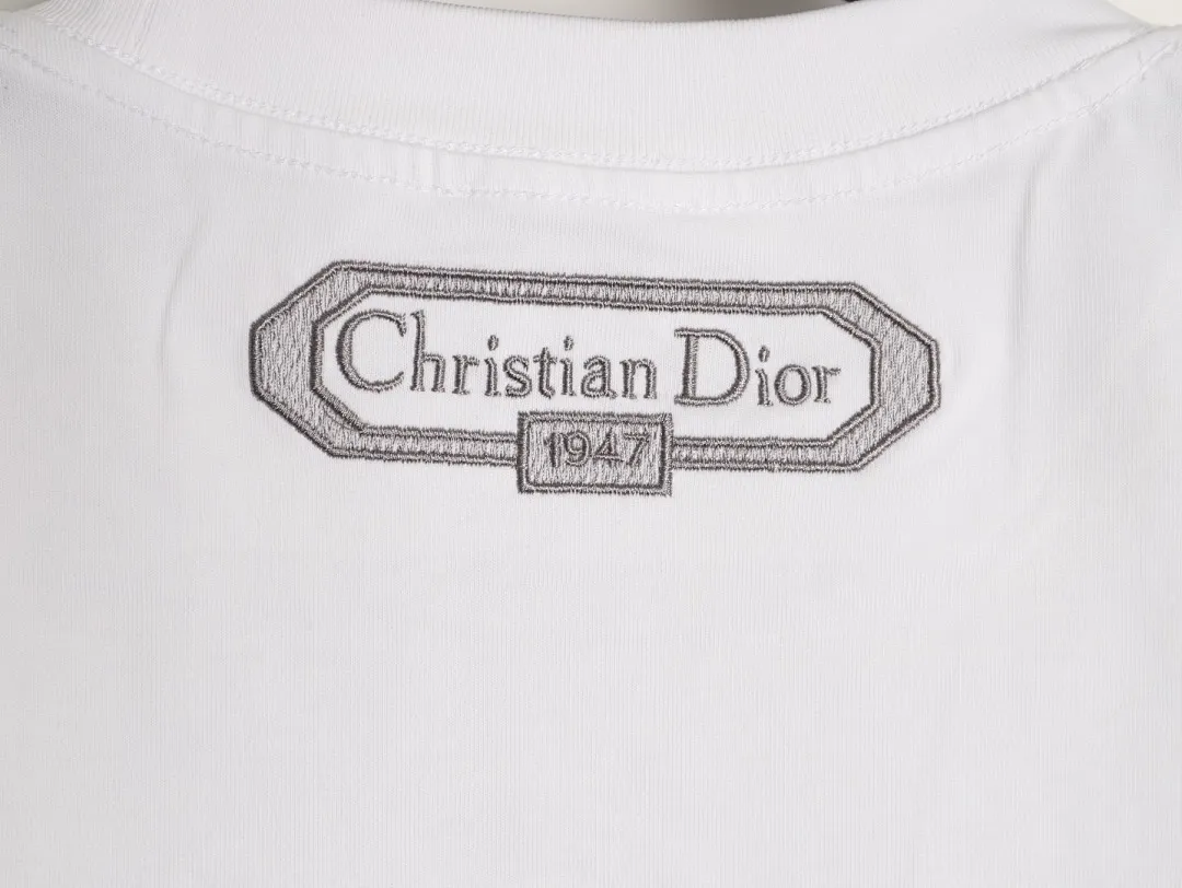 DIOR 迪奥 2026新款 马年限定 万针刺绣马匹字母logo 男女同款 短袖t恤