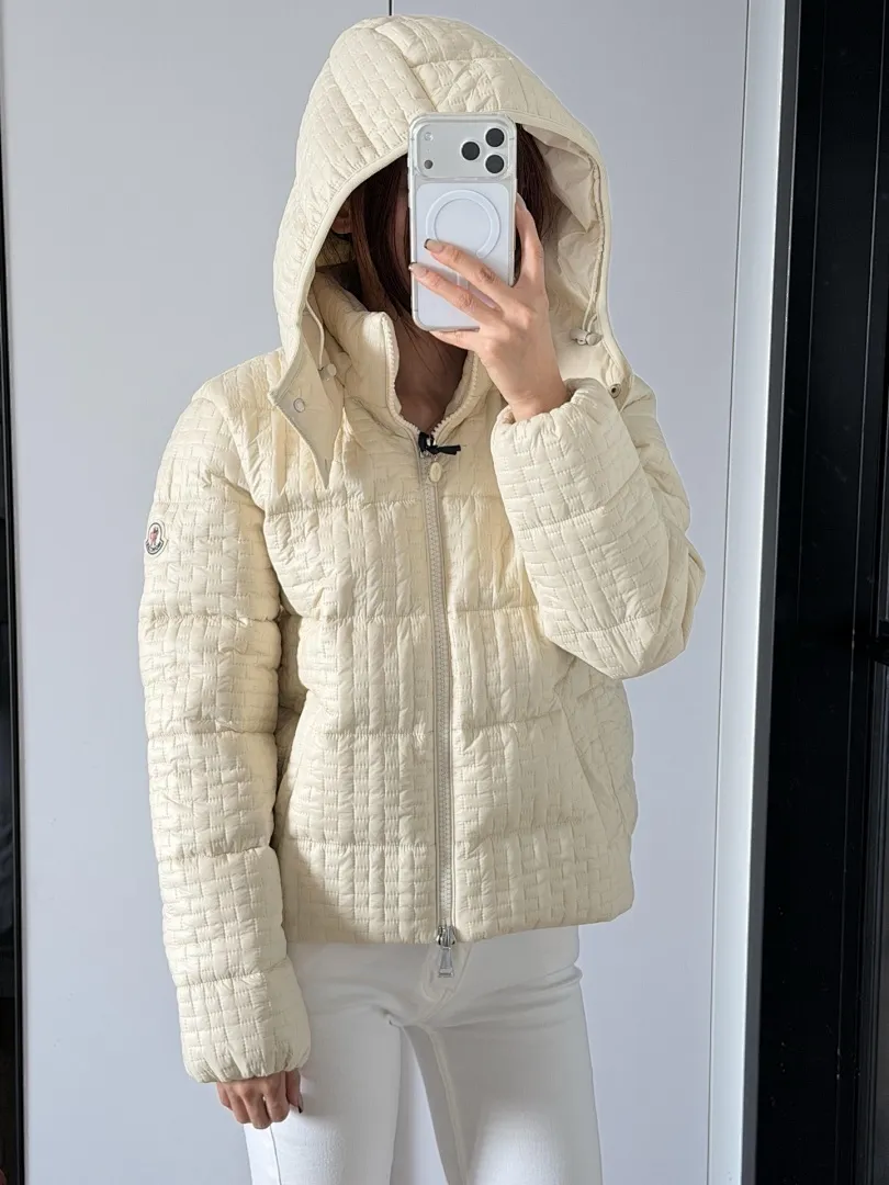 Moncler/蒙口 25Fw 几何绗缝连帽羽绒服