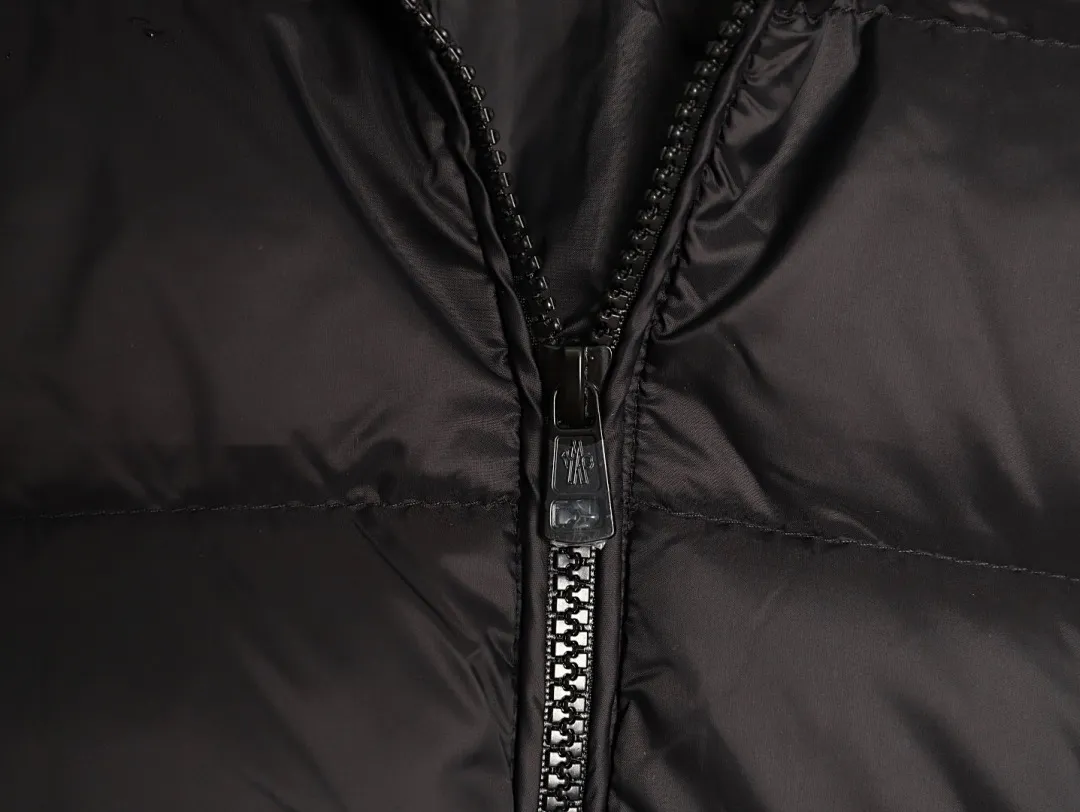 Moncler 蒙口 Padded Corduroy系列 FW24 拉链拼接袖轻便针织开衫羽绒服