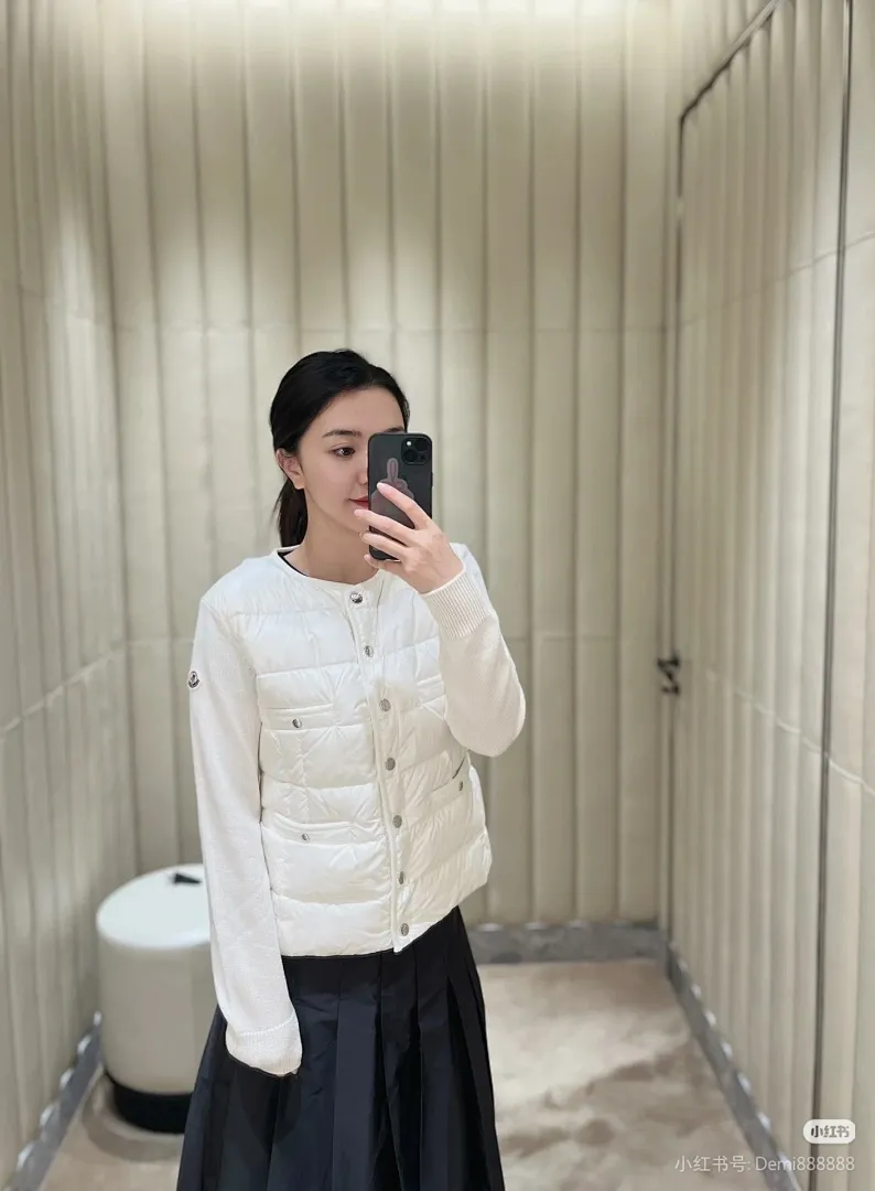 Moncler 蒙口 多纽扣针织拼接羽绒外套