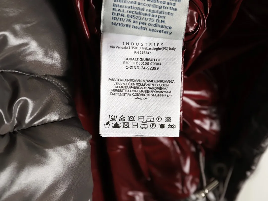 Moncler x Palm angels 联名款 Haunani 系列纯色高领宽松立领羽绒服