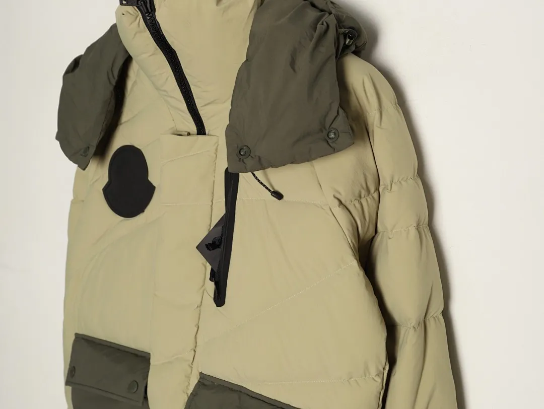 MONCLER GENIUSx菲董 联名款 FW23 拼接防水尼龙缝线连帽短款羽绒服