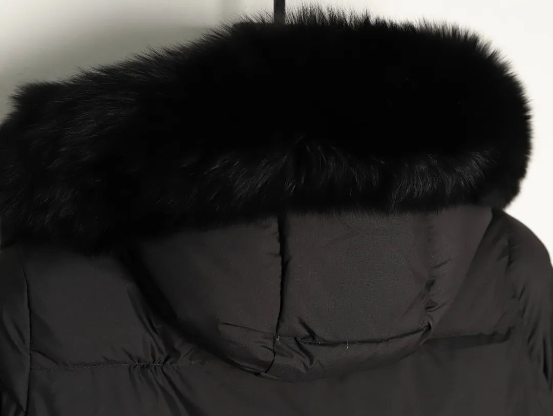 Moncler 蒙口 FW25 Laichefur纯色连帽短款羽绒服夹克外套