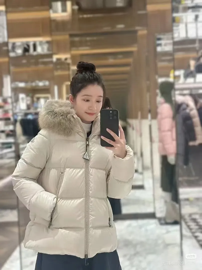 Moncler 蒙口 FW25 Laichefur纯色连帽短款羽绒服夹克外套