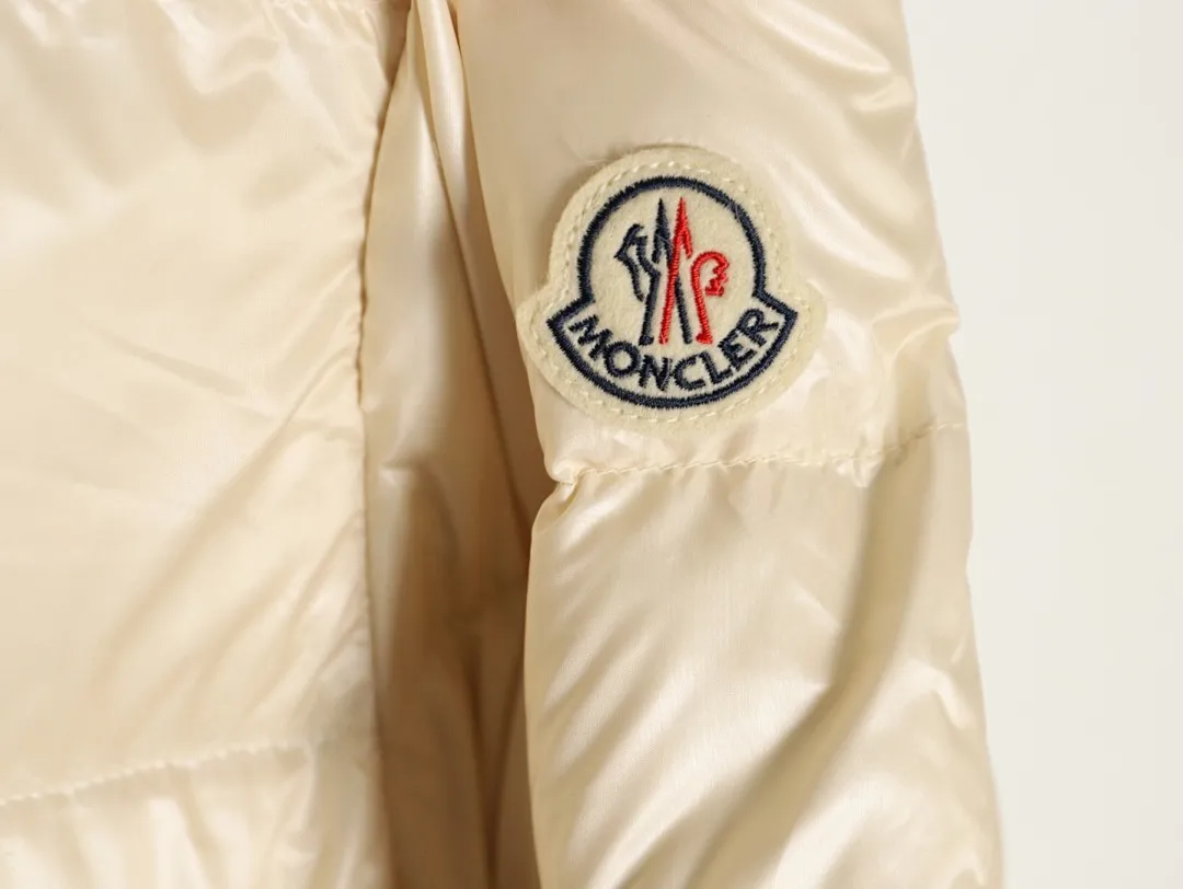 Moncler/蒙口 Baby娃娃款女士中长款连帽羽绒服