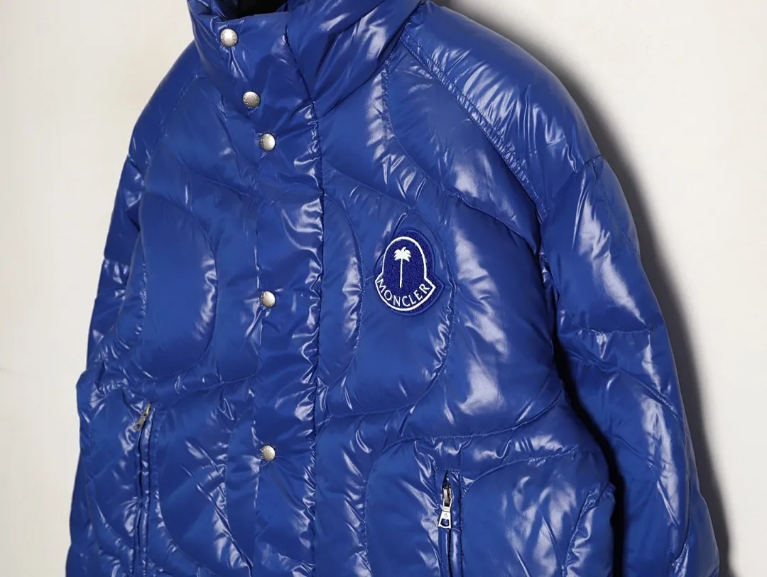 Moncler x Palm angels 联名款 Haunani 系列纯色高领宽松立领羽绒服