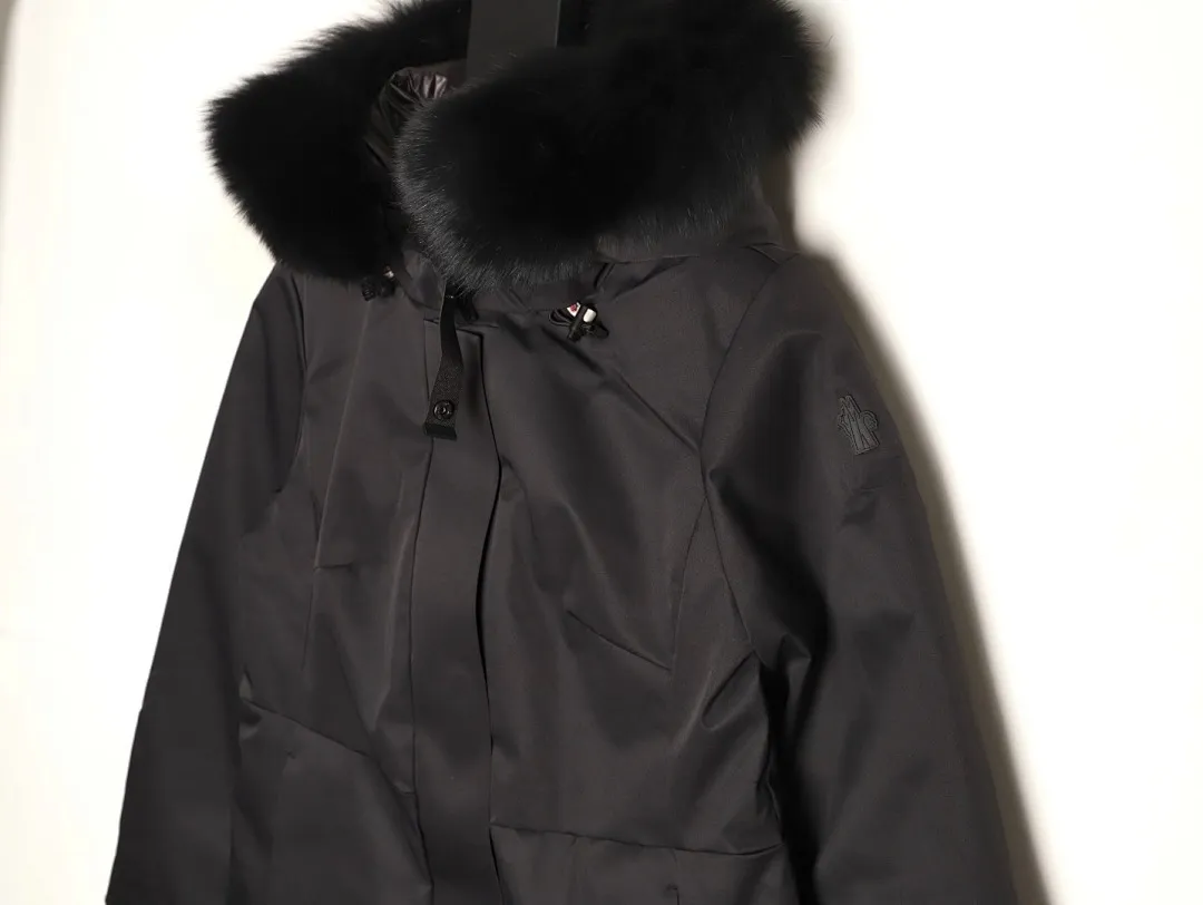 Moncler 蒙口 Bauges披肩连帽狐狸毛领羽绒服