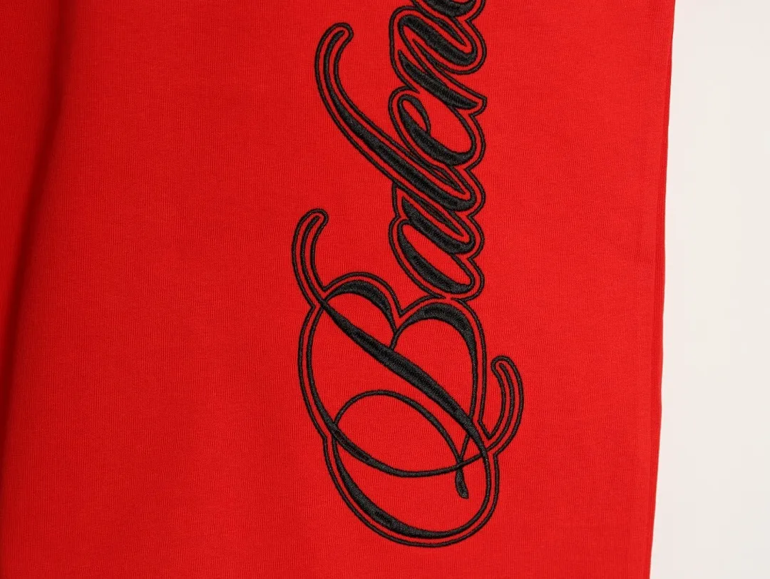 Balenciaga/巴黎世家 竖字母刺绣短袖