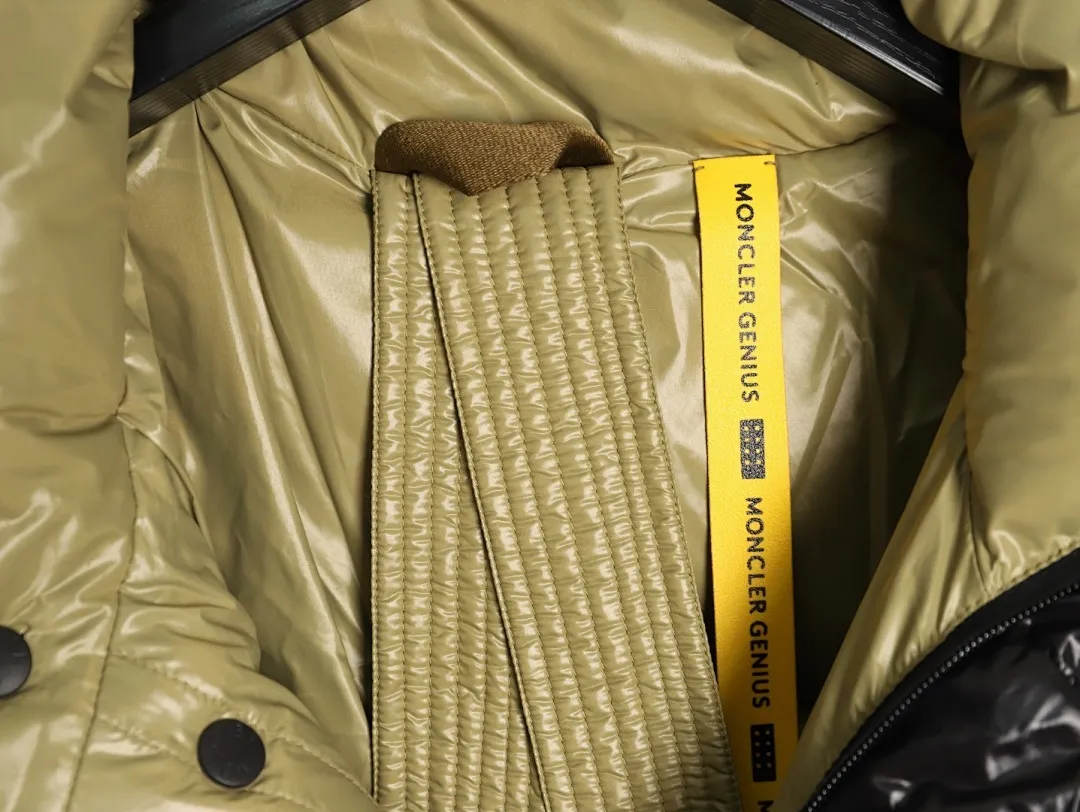 Moncler/蒙口24ss限定配色黄标拼接立领羽绒服