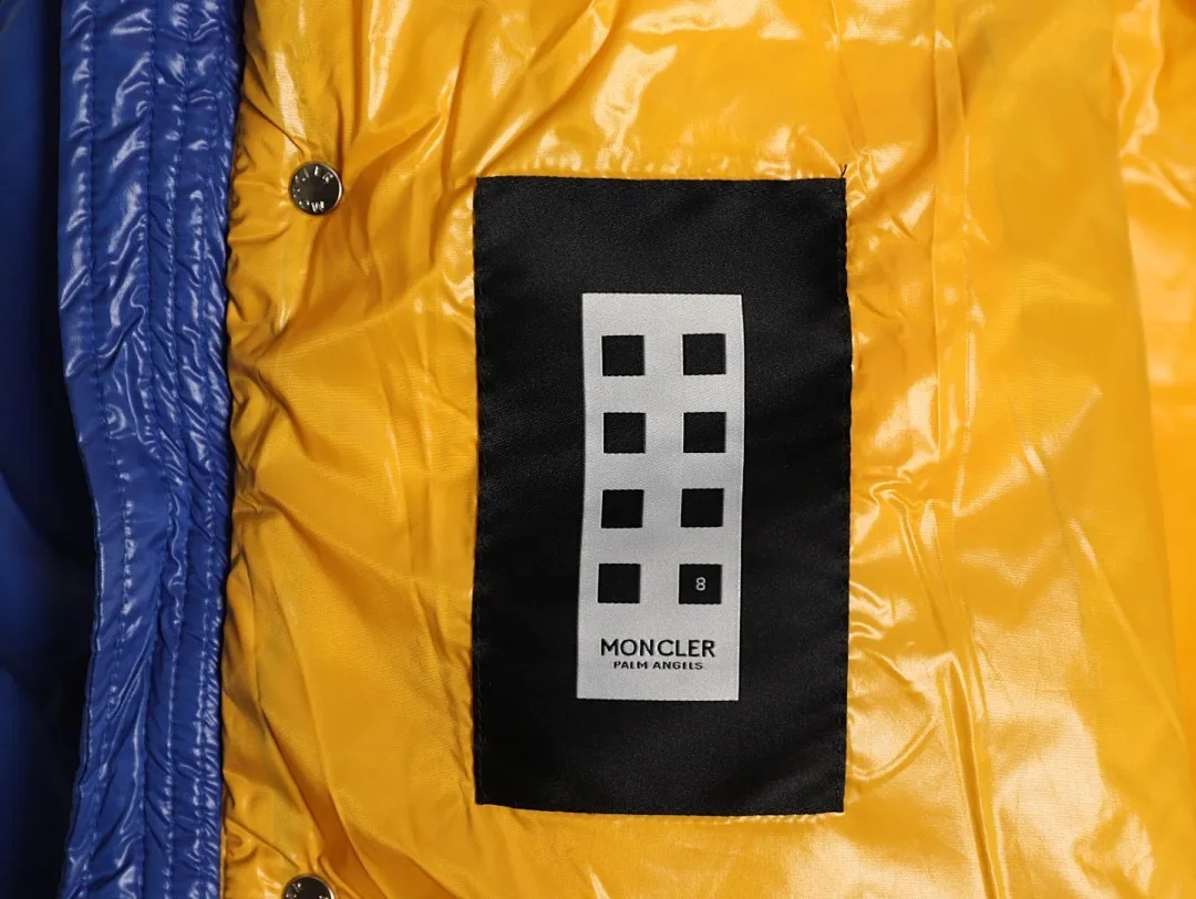 Moncler x Palm angels 联名款 Haunani 系列纯色高领宽松立领羽绒服