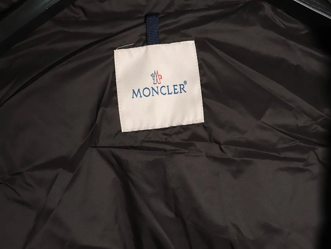 Moncler 蒙口 x 1017 ALYX 9SM联名系列连帽羽绒服