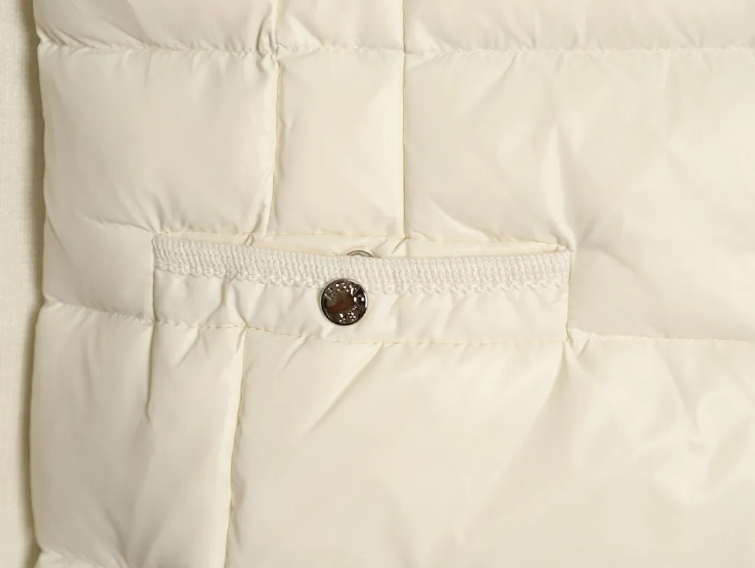 Moncler 蒙口 多纽扣针织拼接羽绒外套