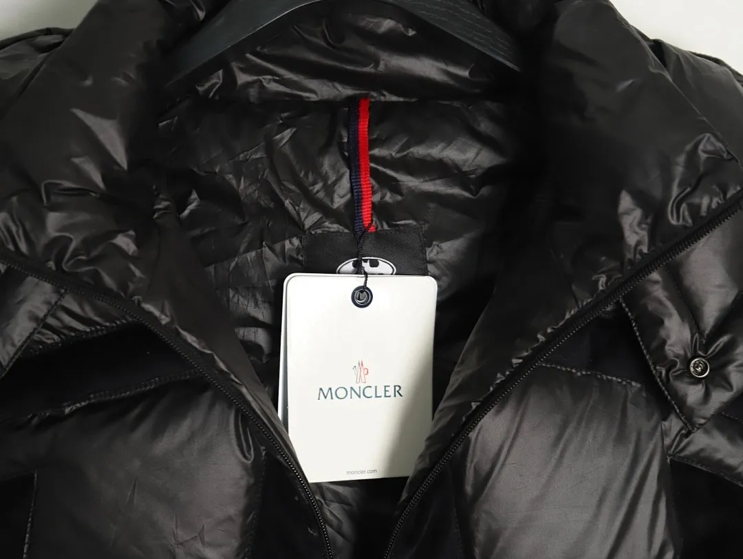 Moncler蒙口MC 24款 蝙蝠侠标识羽绒服