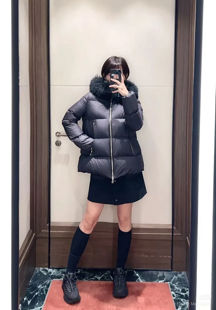 Moncler 蒙口 FW25 Laichefur纯色连帽短款羽绒服夹克外套