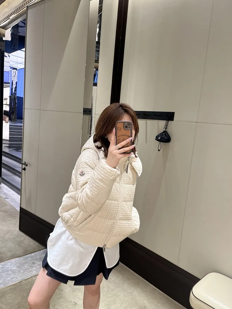 Moncler/蒙口 25Fw 几何绗缝连帽羽绒服