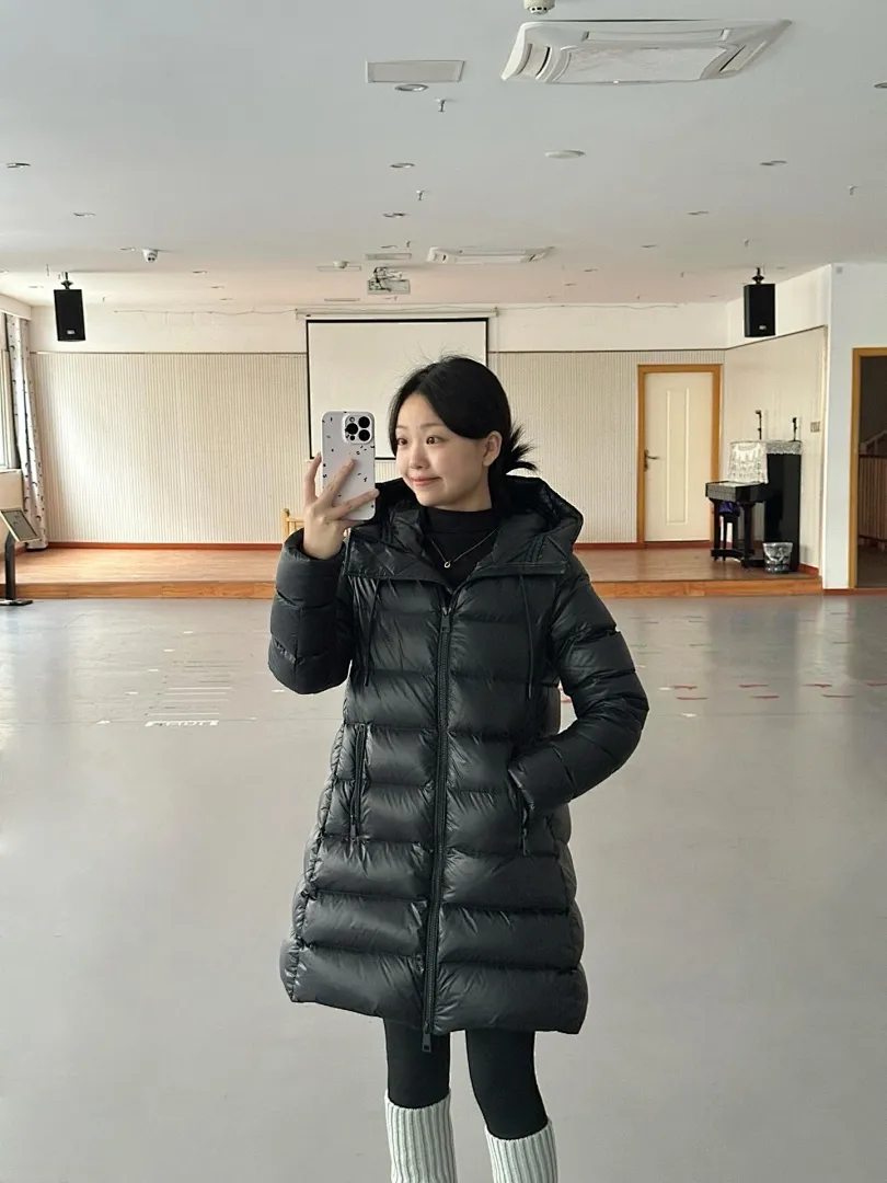 Moncler/蒙口 Baby娃娃款女士中长款连帽羽绒服
