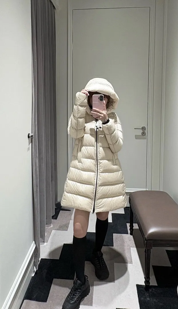 Moncler/蒙口 Baby娃娃款女士中长款连帽羽绒服