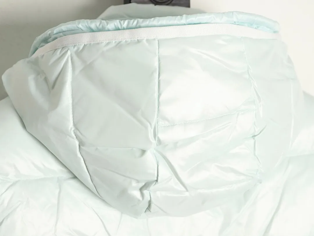 Moncler/蒙口 Andro系列 SS24 ANDRO短款徽标连帽长袖羽绒服