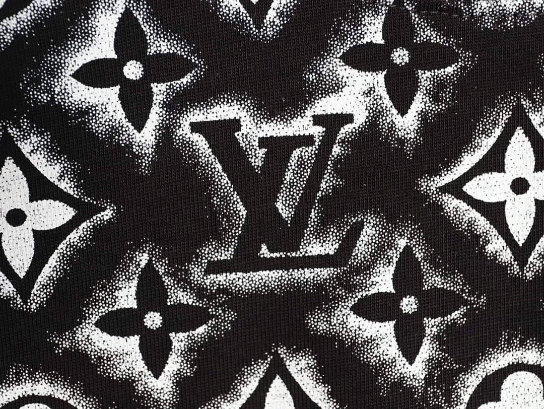 Louis Vuitton 满印logo短袖T恤