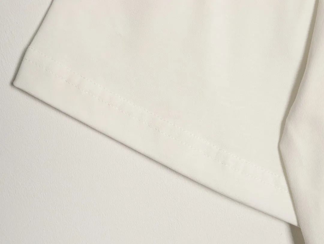 Louis Vuitton路易威登 胸口暗纹老花刺绣短袖