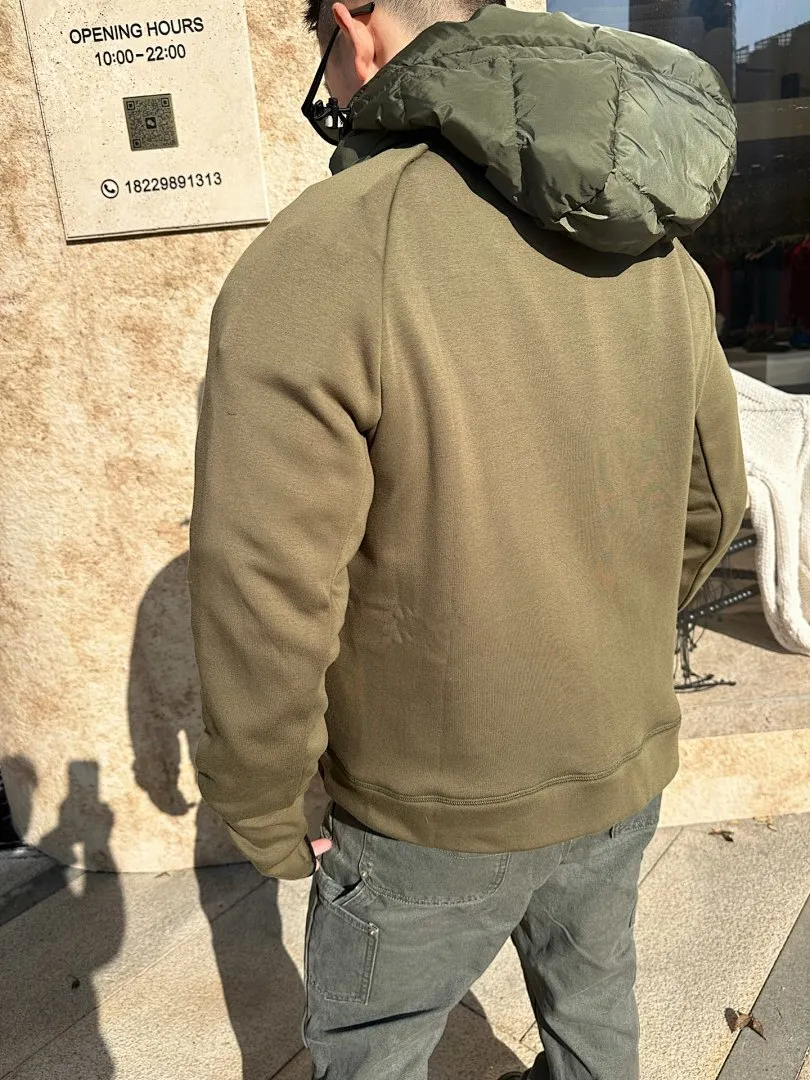 MONCLER蒙口MC 三角标梭织拼接连帽羽绒服