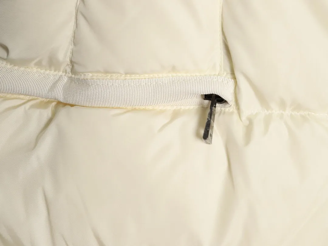 Moncler 蒙口 Avoce 鱼骨束腰女款羽绒服