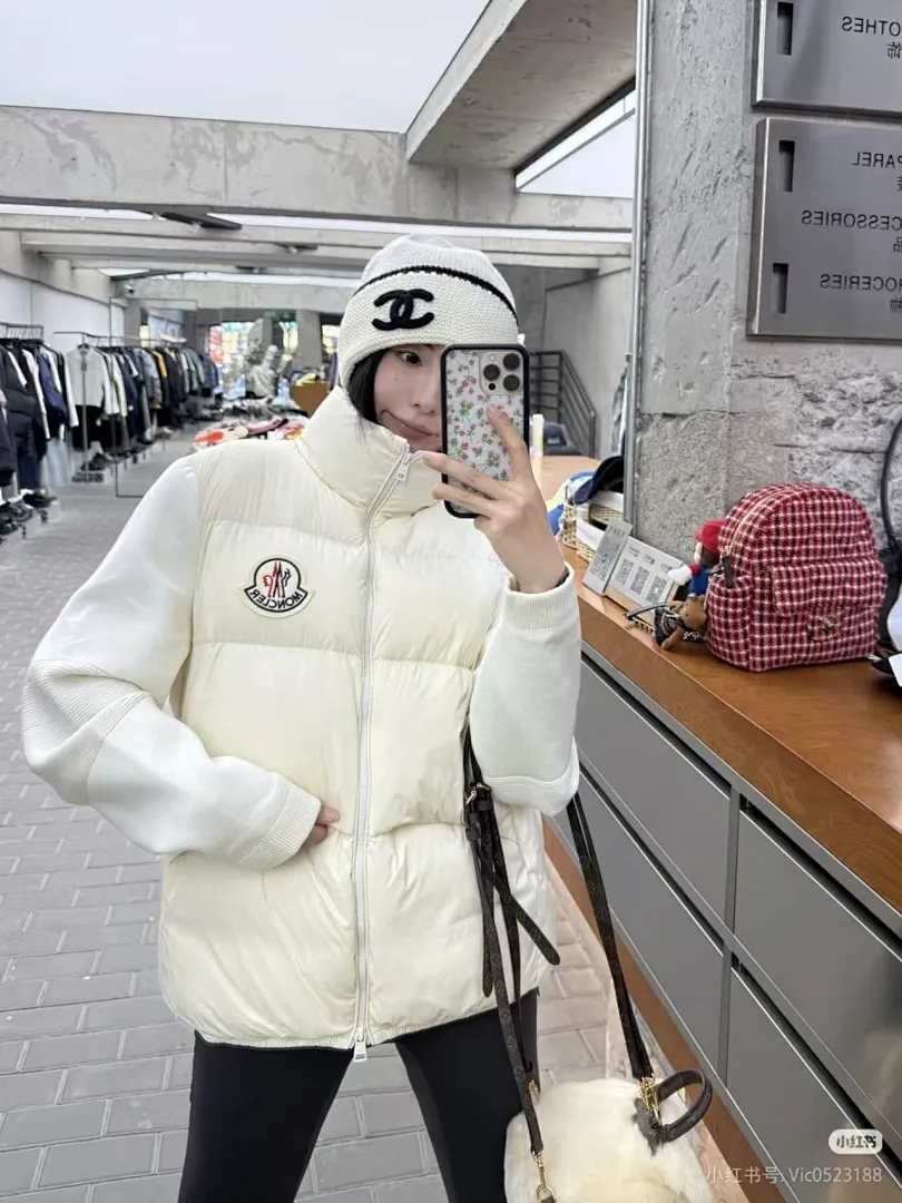 Moncler Alma 蒙口大标羽绒马甲