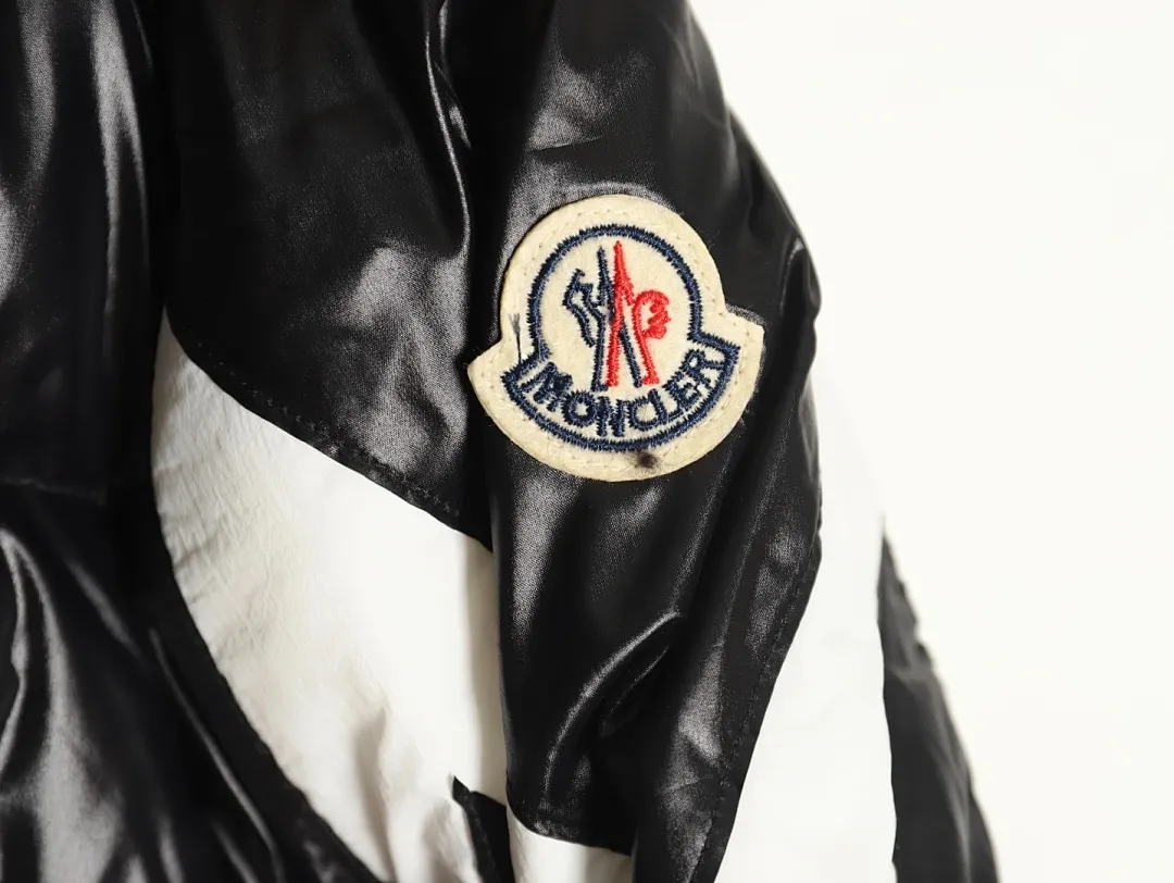 Moncler蒙口FW22corydale双峰款条纹连帽(帽子可拆卸)王一博同款羽绒服