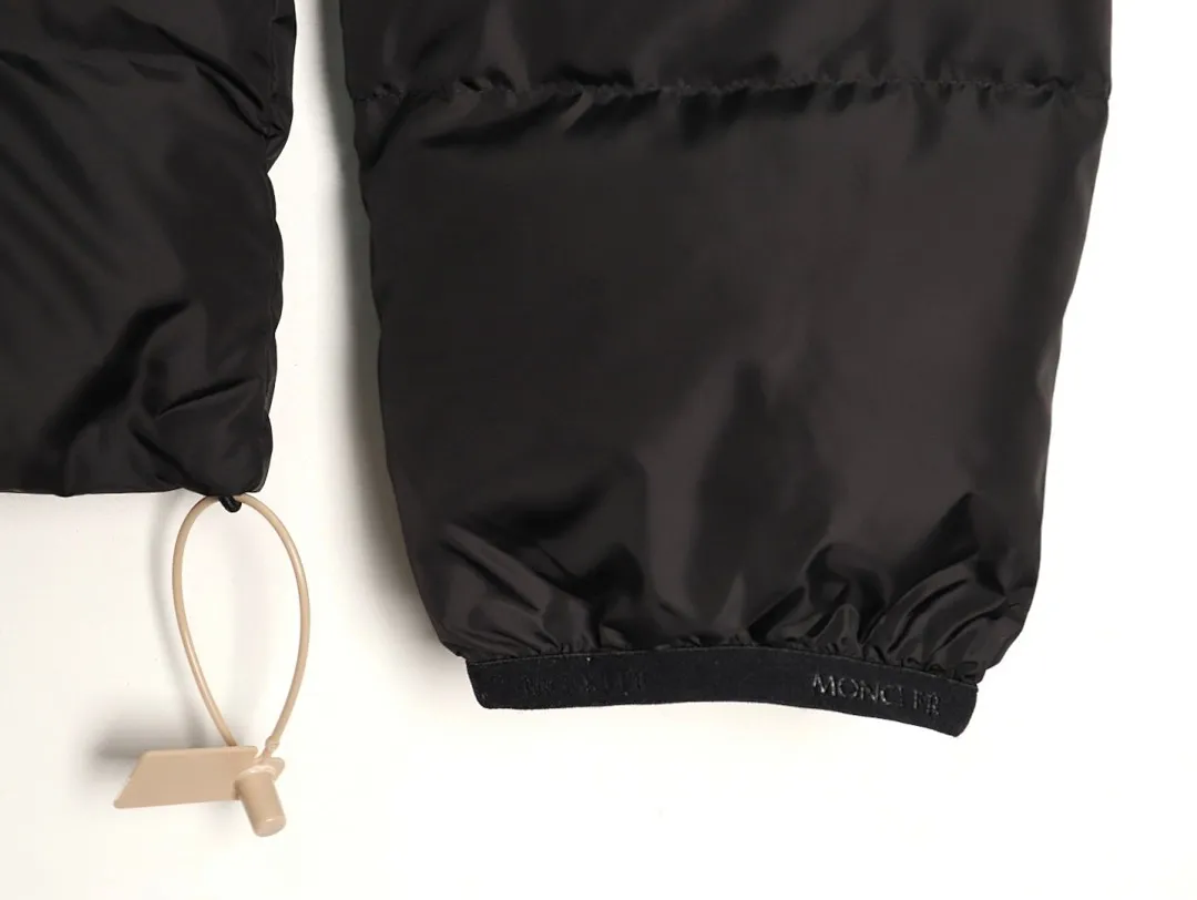 Moncler 蒙口 24ss内里门襟字母绣花羽绒服