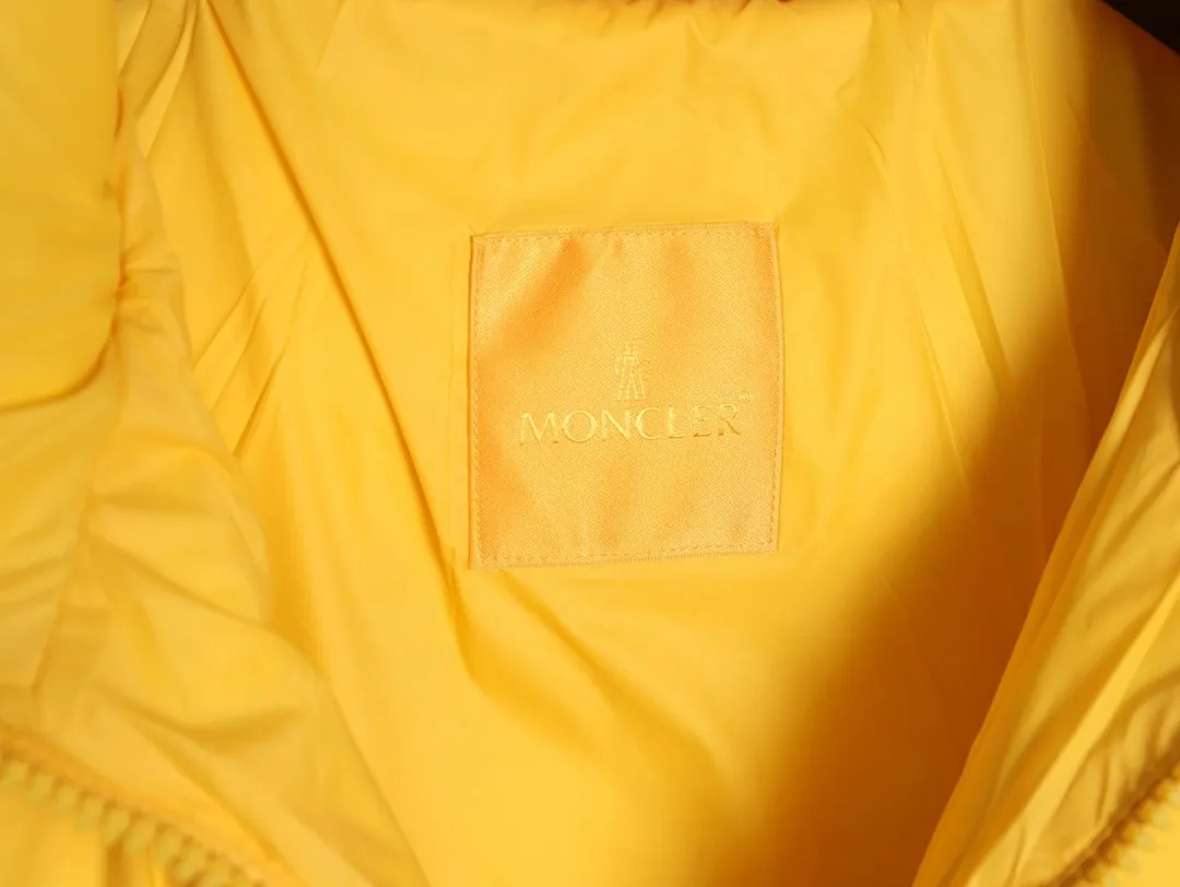 Moncler 蒙口 24Fw Mon Citala 简约立领大标羽绒服