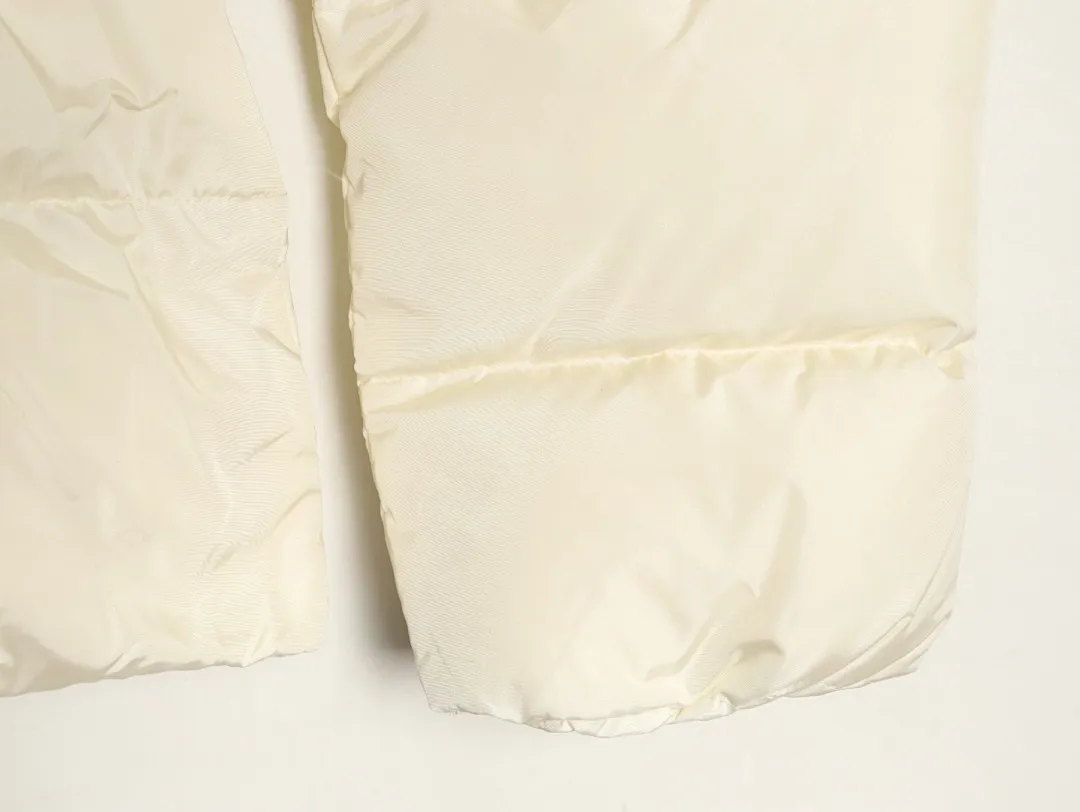 Moncler 蒙口 Avoce 鱼骨束腰女款羽绒服