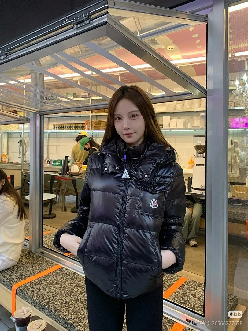 Moncler/蒙口 Andro系列 SS24 ANDRO短款徽标连帽长袖羽绒服