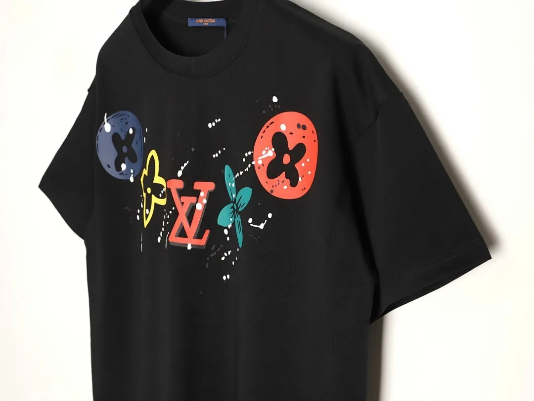 Louis Vuitton 路易威登 2026新款 彩绘涂鸦四叶草字母logo 定制皮章 男女同款 短袖t恤