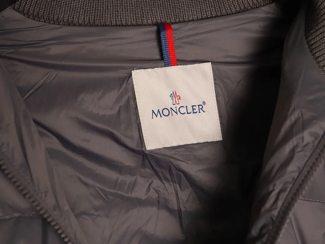 Moncler 蒙口 Padded Corduroy系列 FW24 拉链拼接袖轻便针织开衫羽绒服
