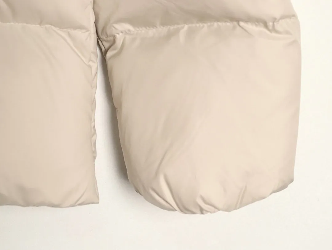 Moncler 蒙口 FW25 Laichefur纯色连帽短款羽绒服夹克外套