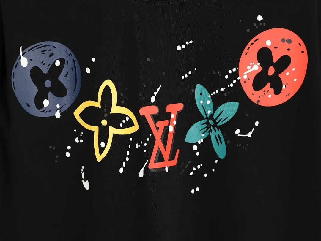 Louis Vuitton 路易威登 2026新款 彩绘涂鸦四叶草字母logo 定制皮章 男女同款 短袖t恤