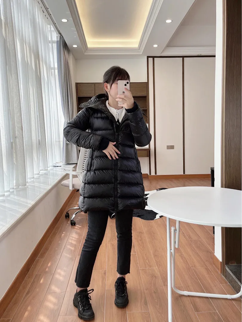 Moncler/蒙口 Baby娃娃款女士中长款连帽羽绒服