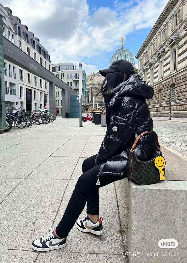 Moncler 蒙口 MAYA玛雅/陈奕迅同款/短款羽绒服